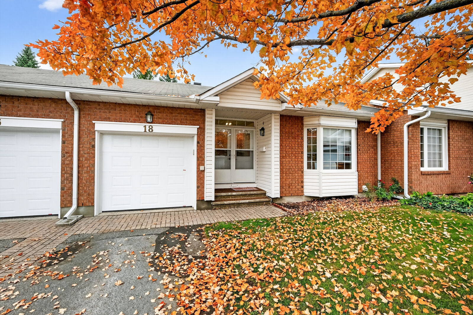 Photo de la propriété: 18 Oyster Bay Court 47 ON K2S 1H3