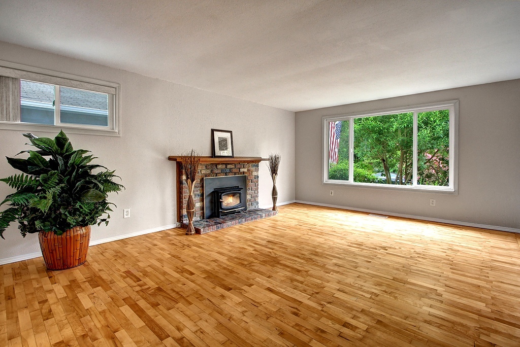 Property Photo: Living room 25136 11th Ave S WA 98198