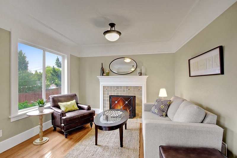 Property Photo: Living room/dining room 926 N 102nd St  WA 98133 