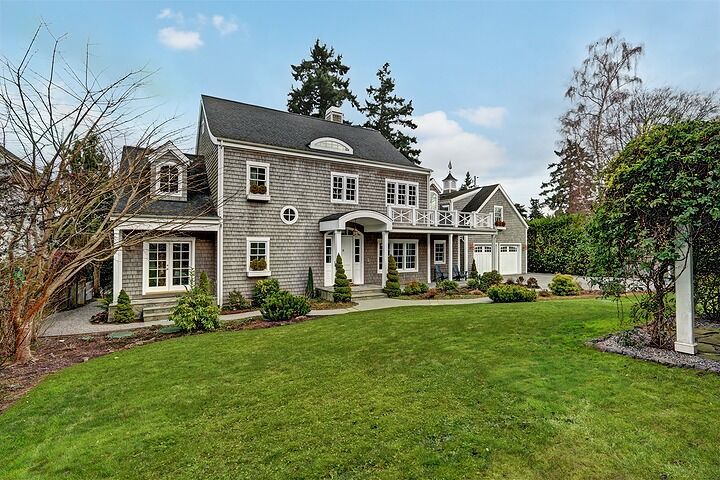 Property Photo: 11416 Logg Rd NE WA 98110