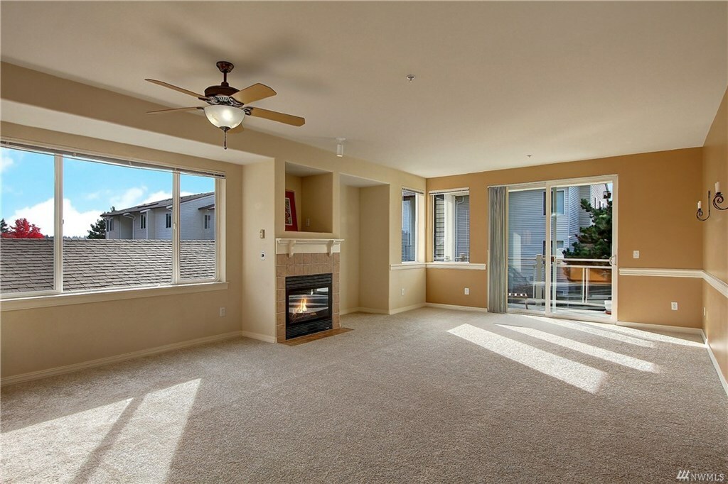 Property Photo: 23007 Lakeview Dr A201 WA 98043