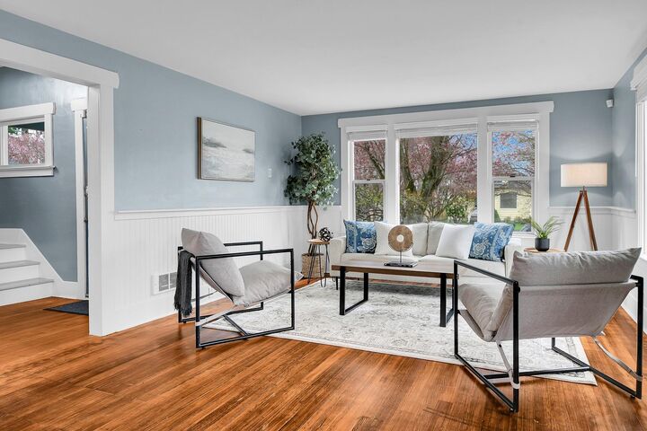 Property Photo:  2110  Virginia Avenue  WA 98201 