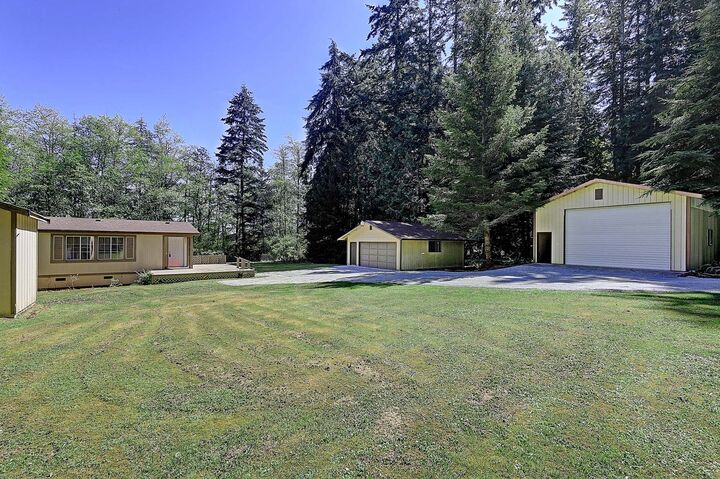 Property Photo: Exteriors 122 W Mountain View Rd WA 98282