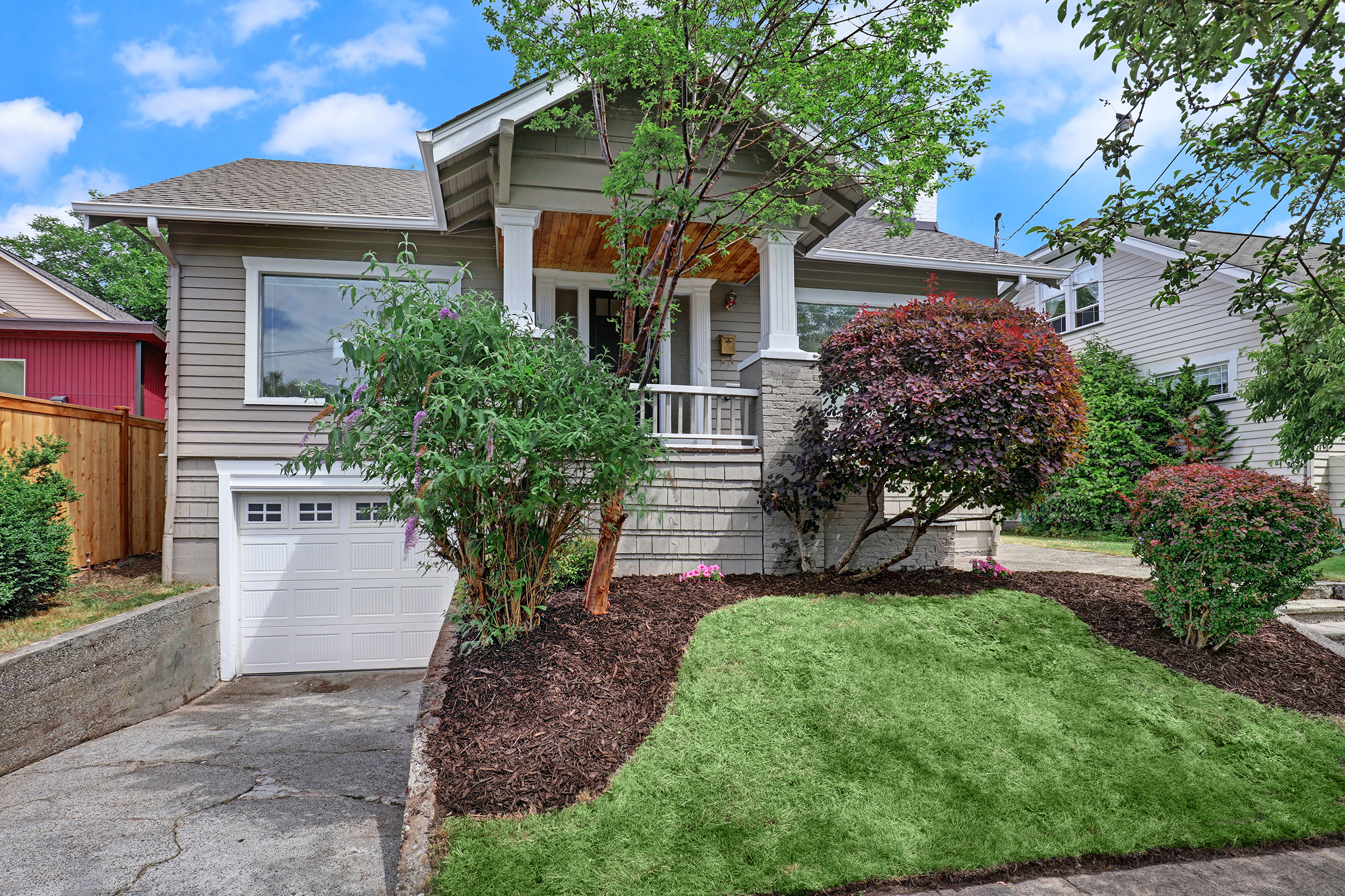 Property Photo:  5406 Woodlawn Ave N  WA 98103 