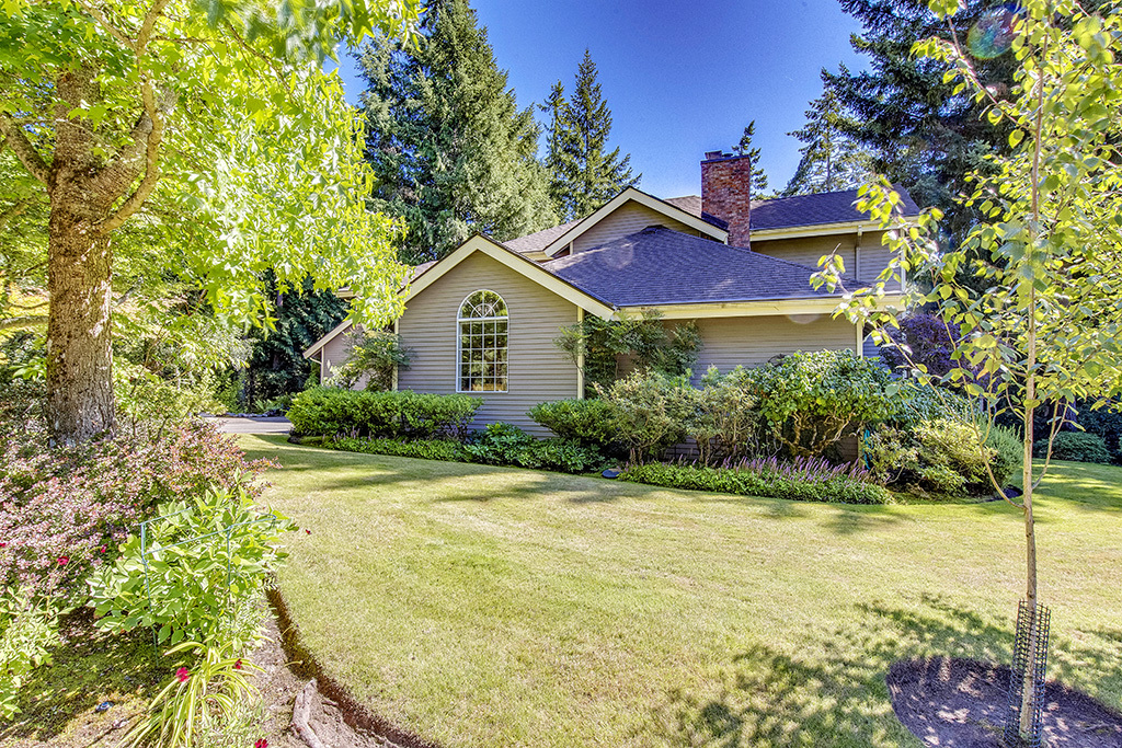 Property Photo:  4341 NE Rhodes End Rd  WA 98110 