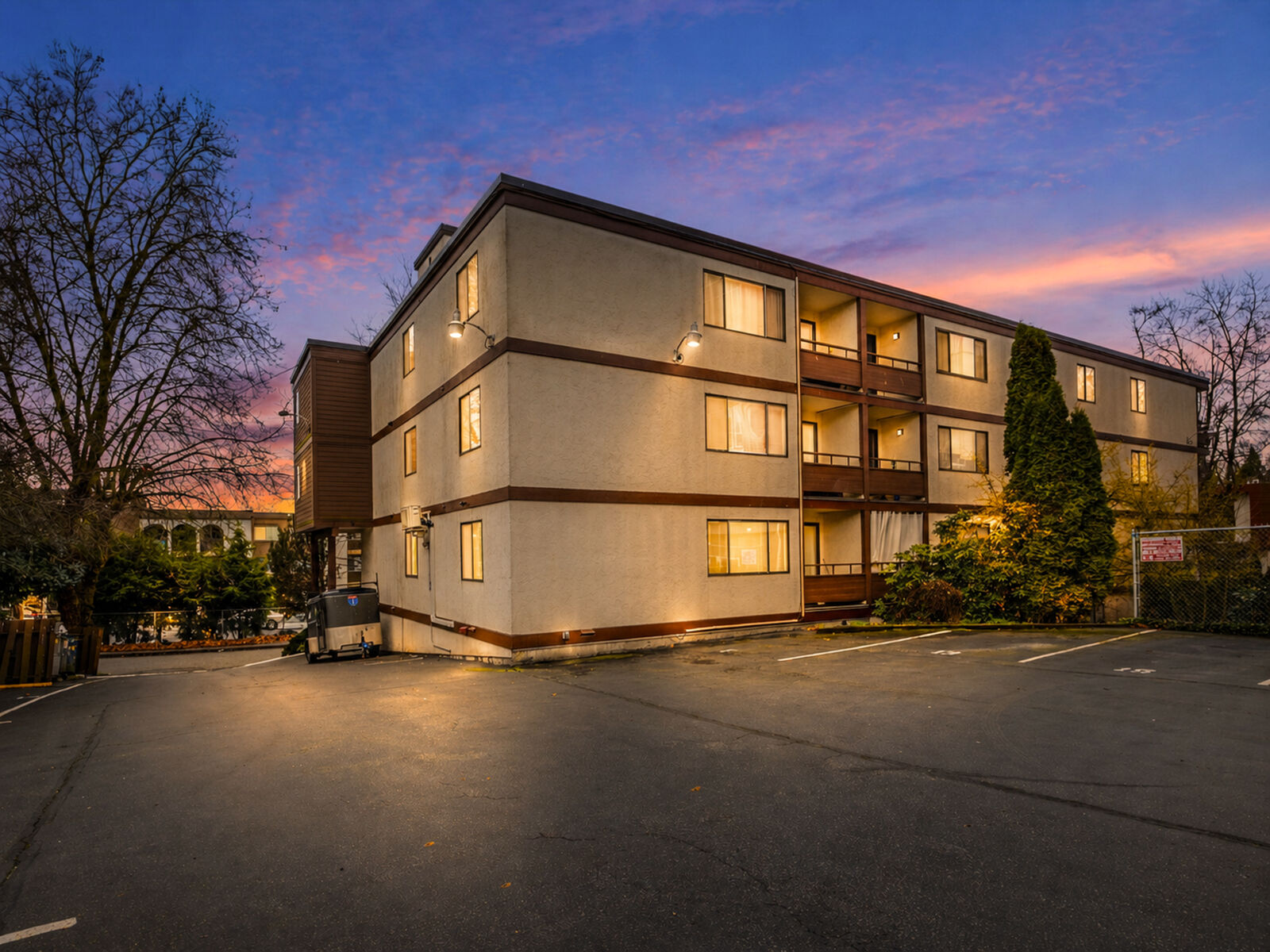 Property Photo:  2100 N 106th 307  WA 98133 