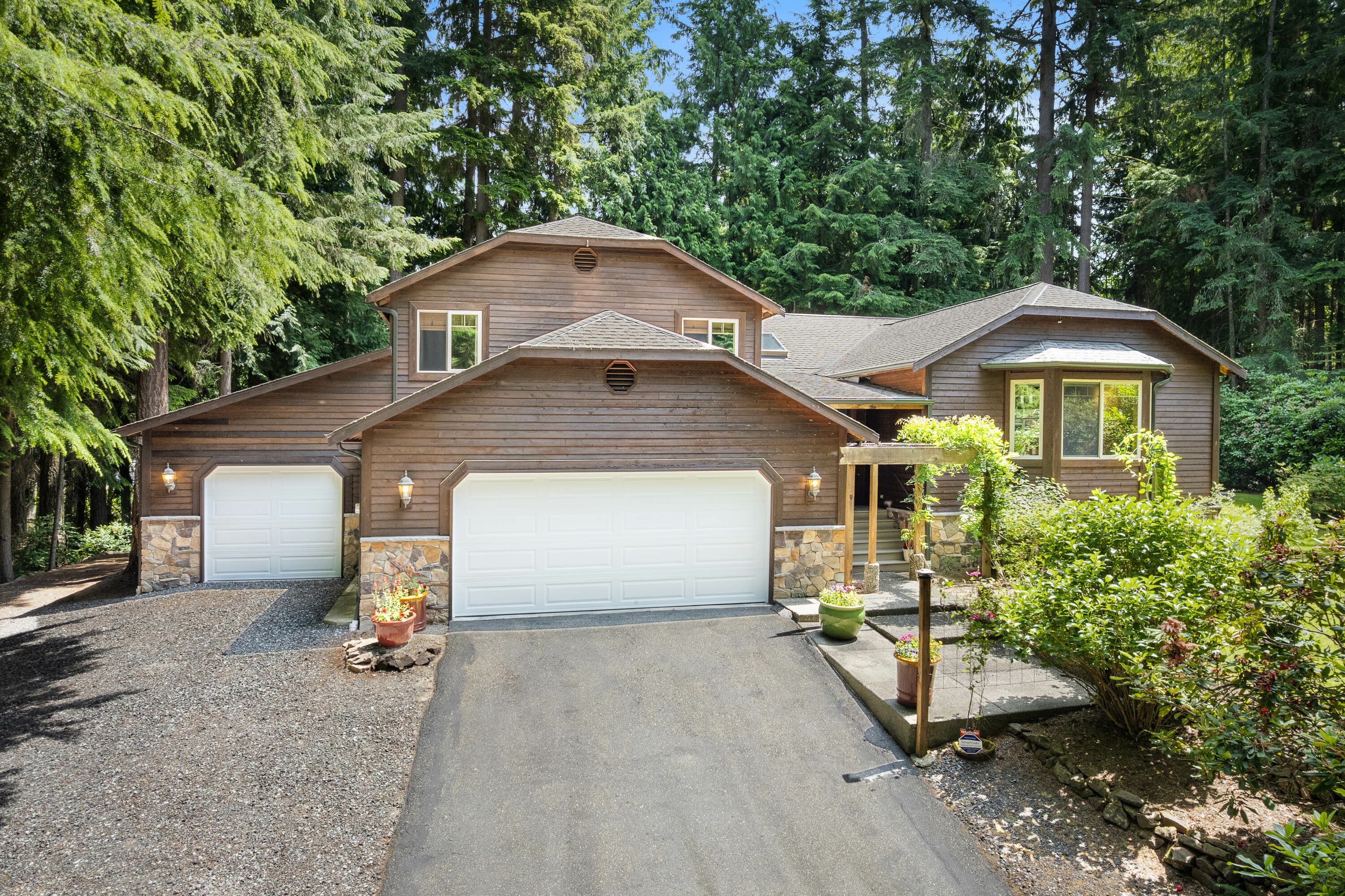 Property Photo: 19812 163rd Avenue NE WA 98072