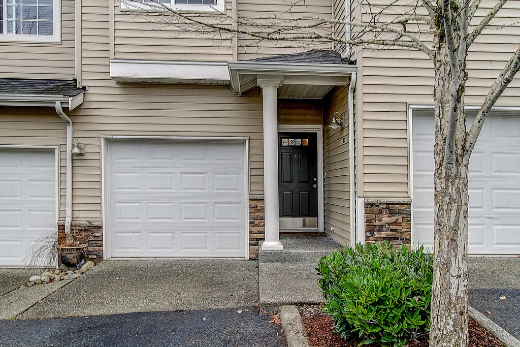 Property Photo:  1855 Trossachs Blvd SE 405  WA 98075 