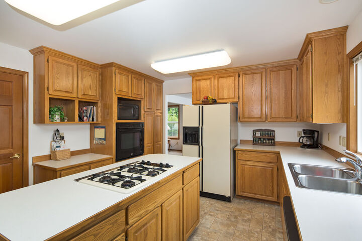 Property Photo: Kitchen 9622 190th Ave SE WA 98290