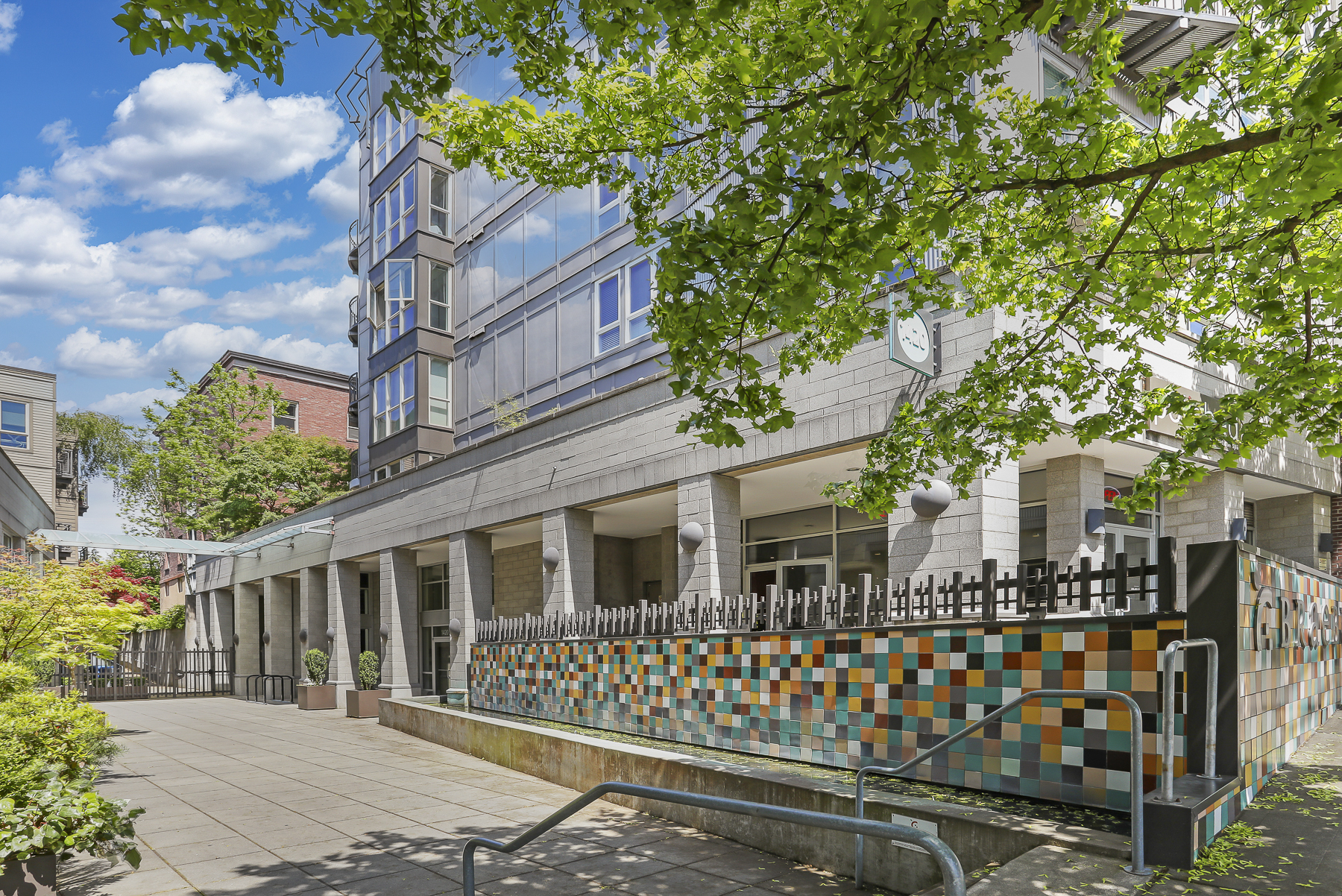 Property Photo: 1420 E Pine Street #E201 WA 98122