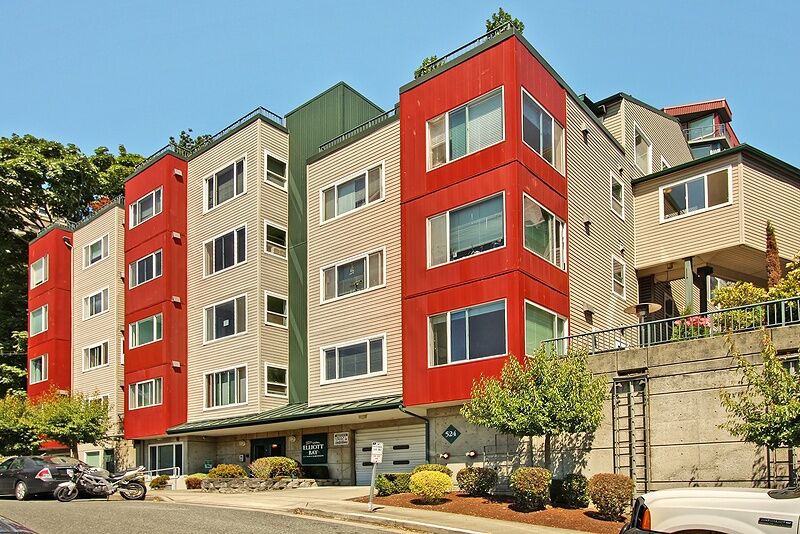 Property Photo:  524 6th Ave W 310  WA 98119 