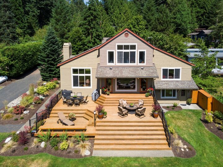 Property Photo: 11325 E Lake Joy Dr NE WA 98014