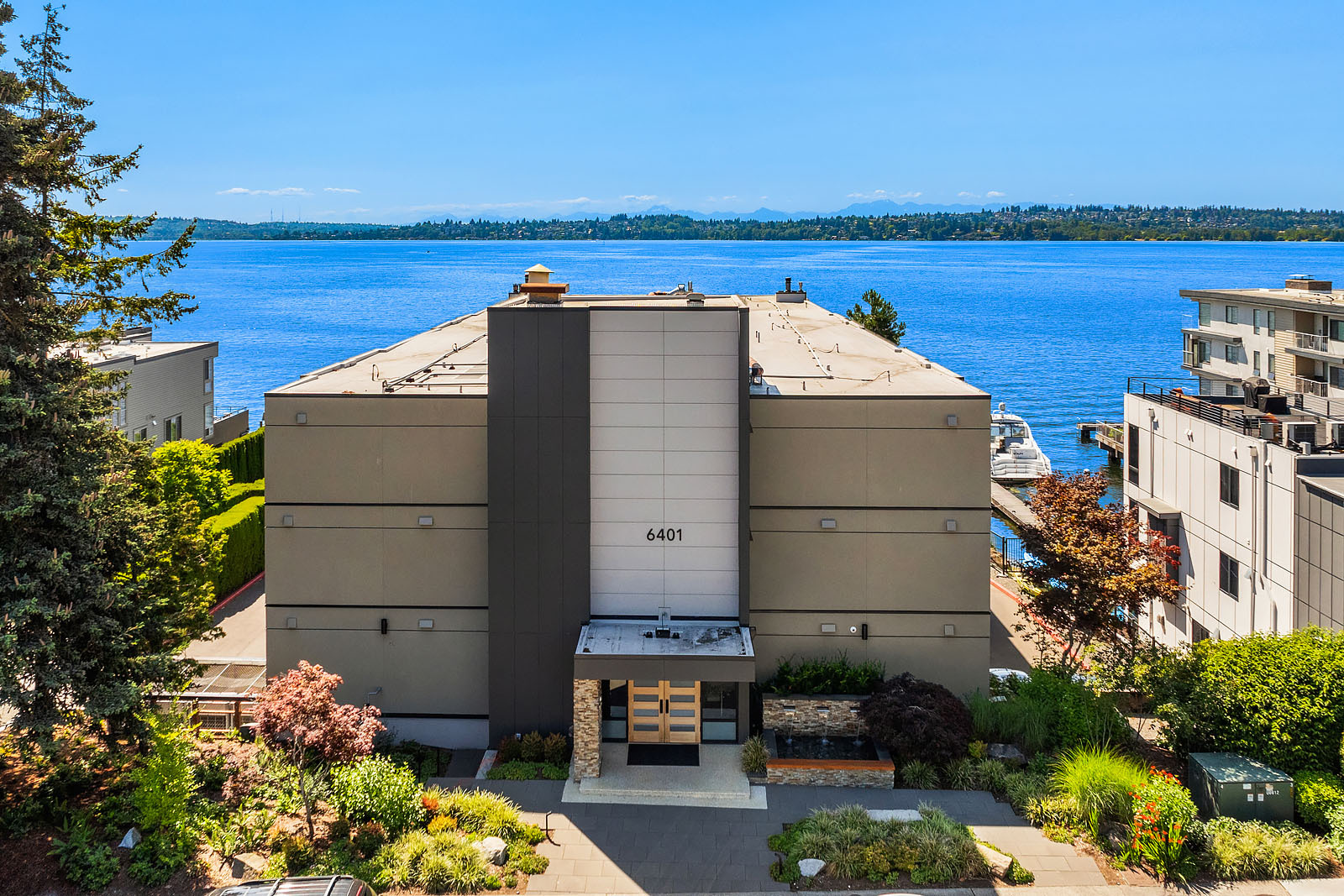 Property Photo:  6401 Lake Washington Boulevard NE 209  WA 98033 