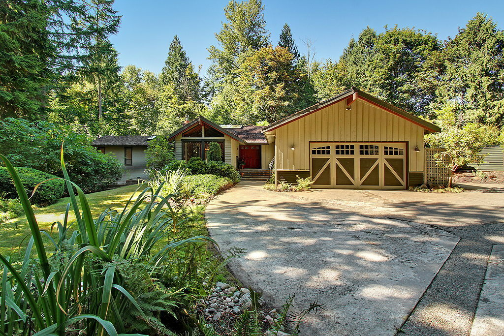 Property Photo: 14819 221st Ave NE WA 98077