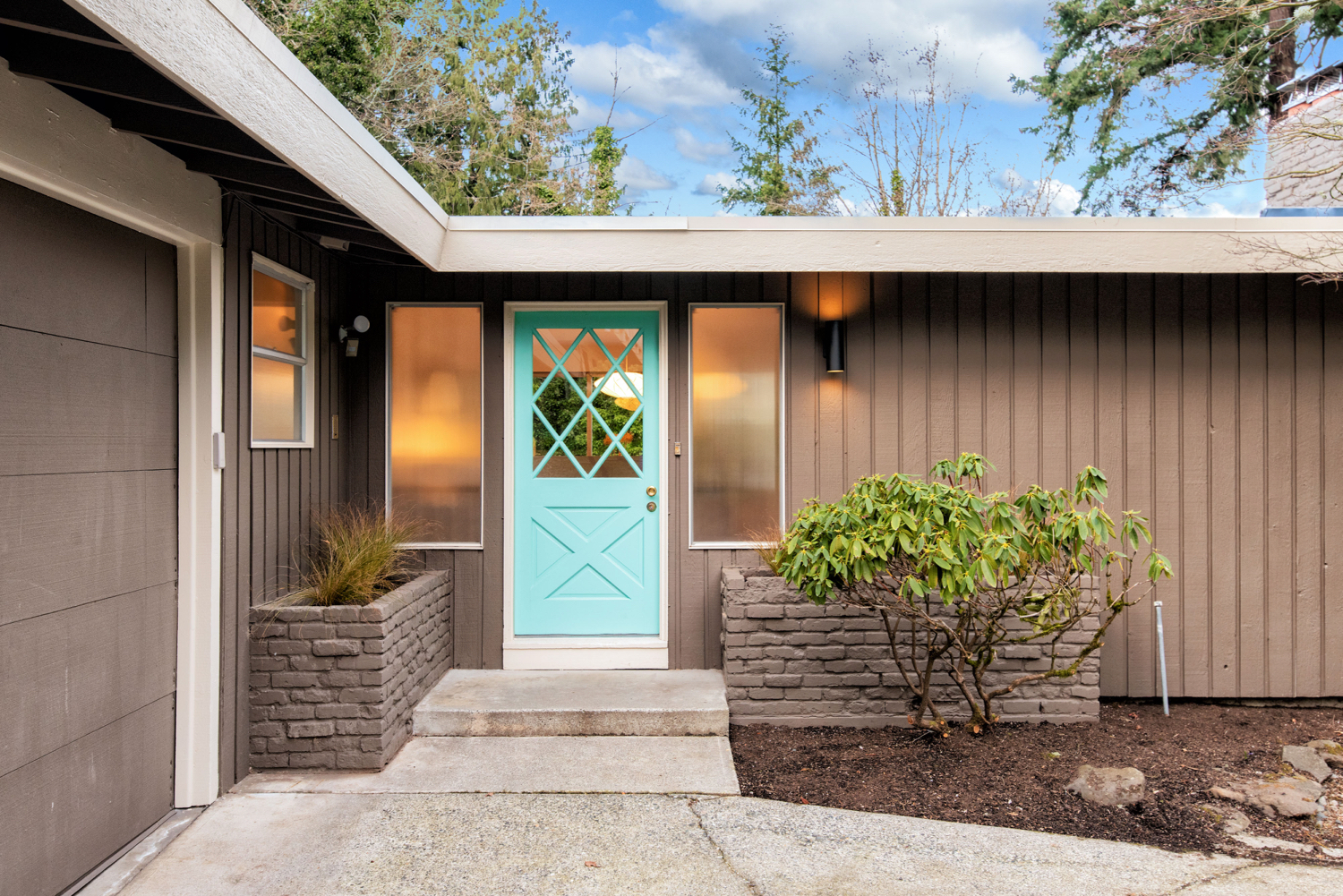 Property Photo: 3826 NE 145th Street WA 98155