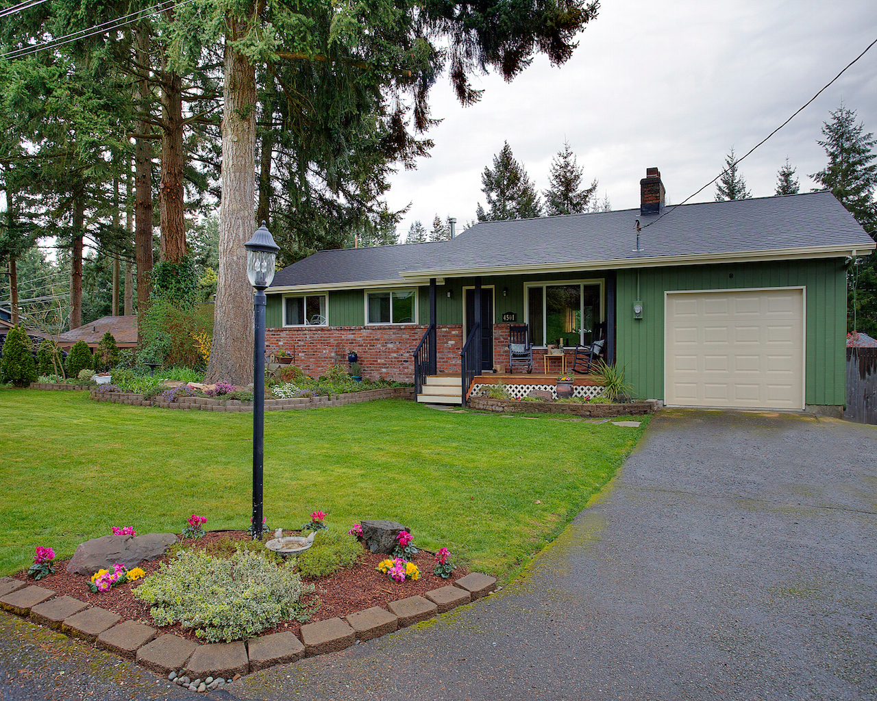 Property Photo:  4501 68th Ave W  WA 98466 