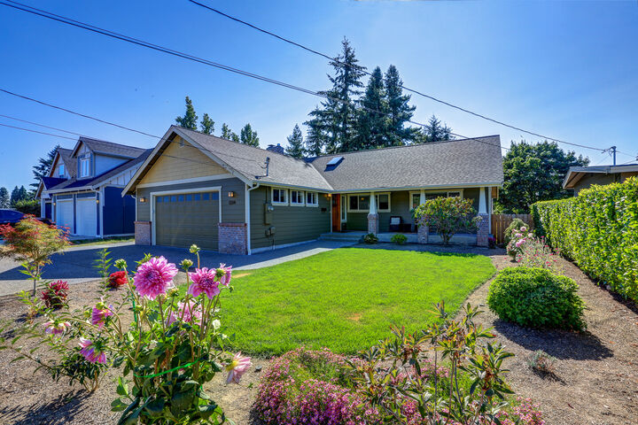 Property Photo: Photos 1334 N Hawthorne St  WA 98406 
