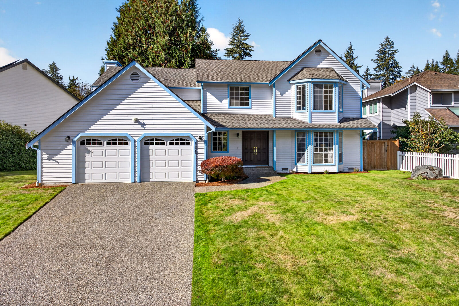 Property Photo:  13229  174th Avenue NE  WA 98052 