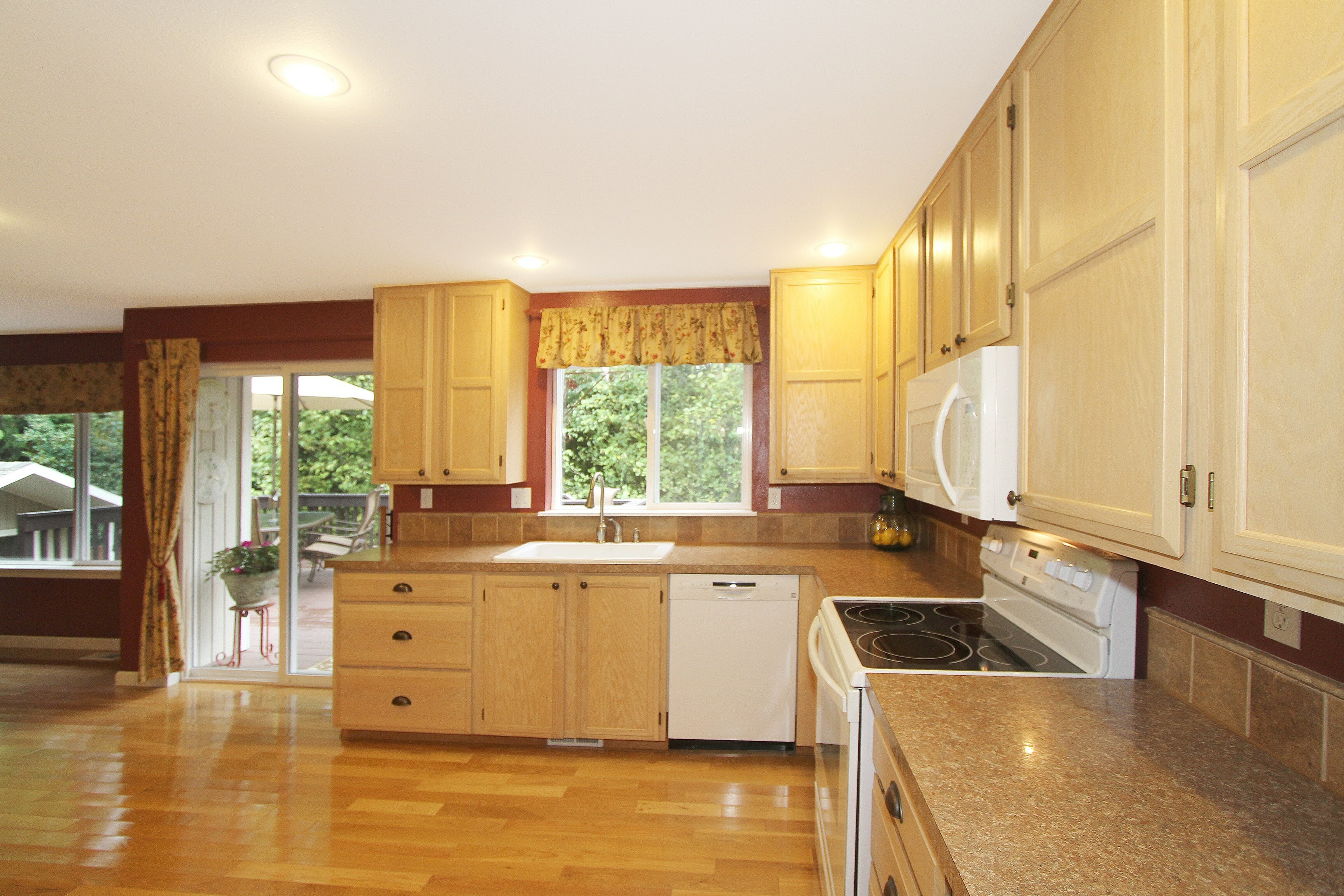 Property Photo: Kitchen & dining room 37968 23rd Place S WA 98003