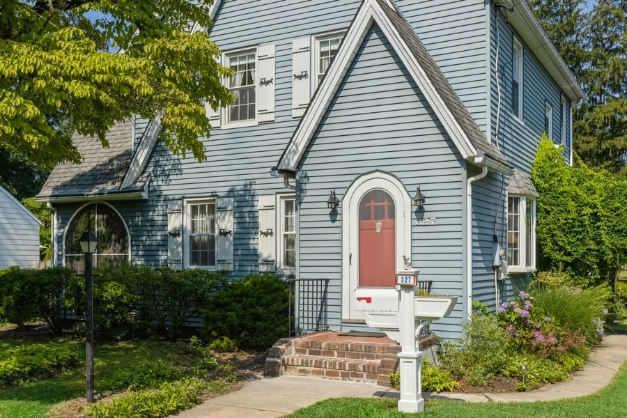 Property Photo:  327 Hazelwood Ave  NJ 08846 