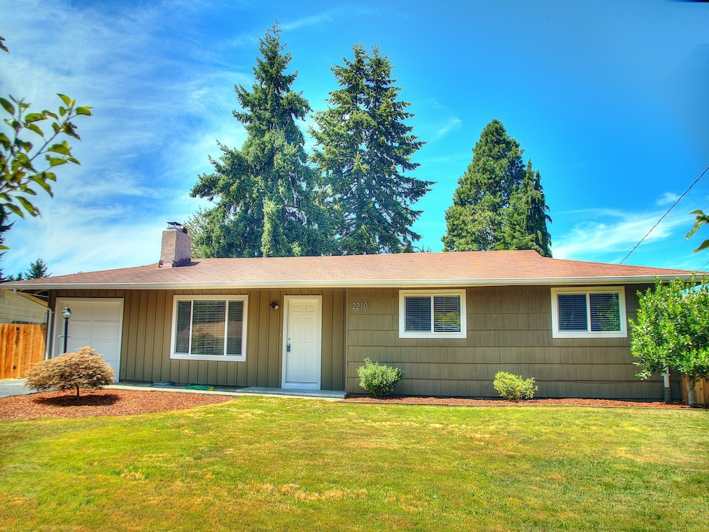 Property Photo:  2210 Cascade Place W  WA 98466 