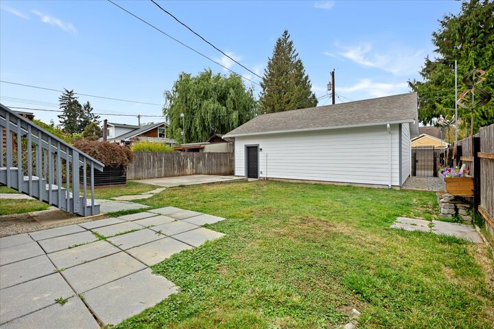 Property Photo:  1426  Lombard Avenue  WA 98201 