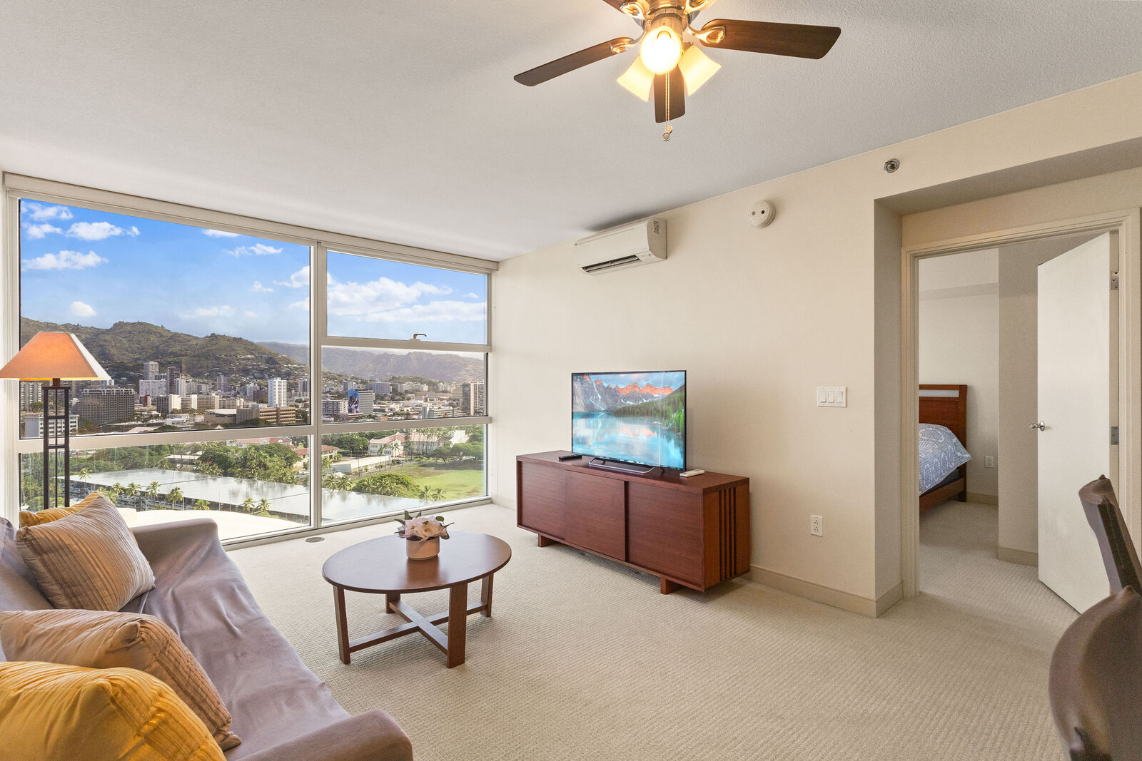 Property Photo:  909 Kapiolani Boulevard 2207  HI 96814 