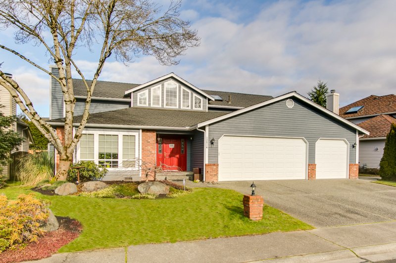Property Photo: Entry 12514 NE 162nd St  WA 98072 