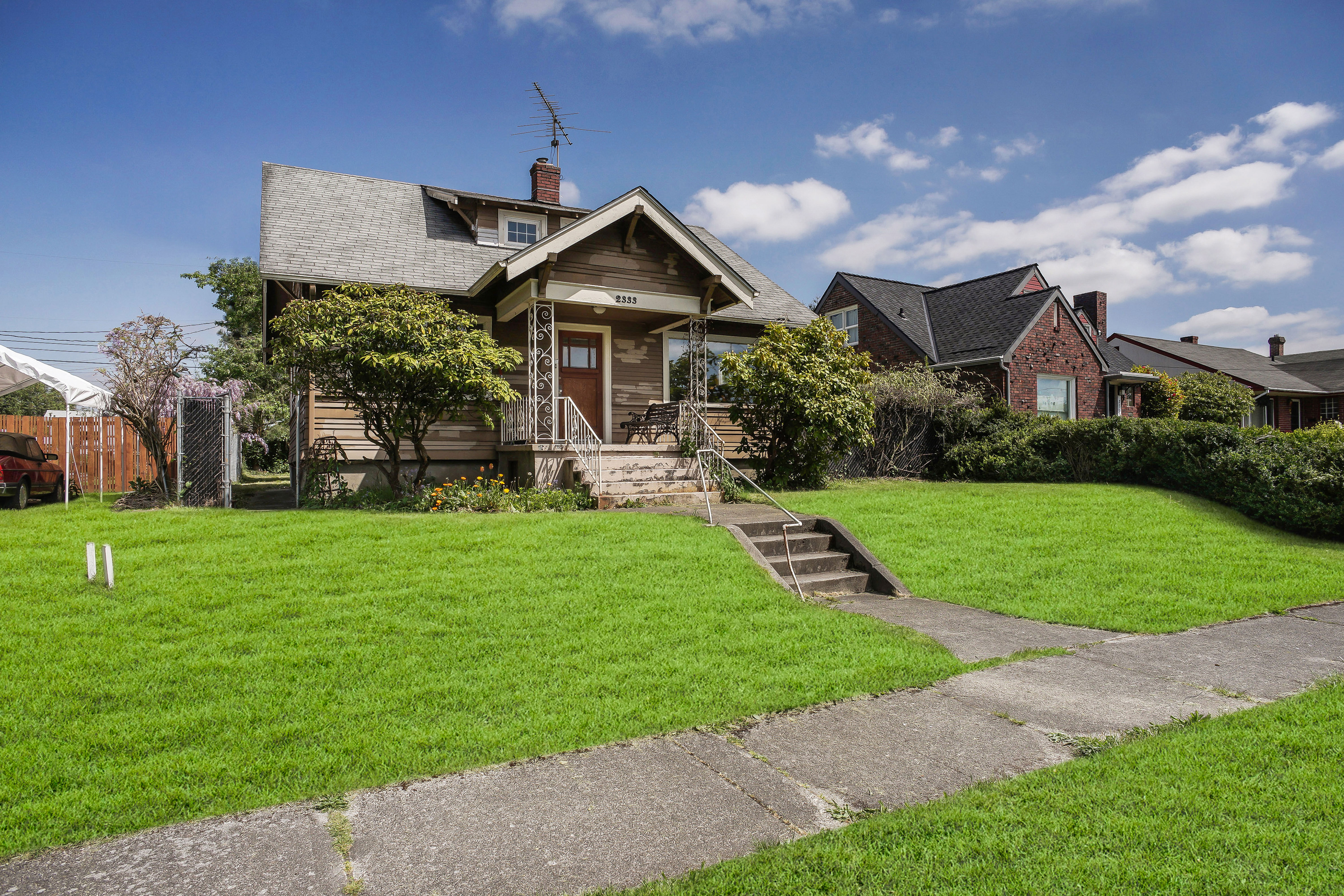 Property Photo:  2333 S Grant Ave  WA 98405 