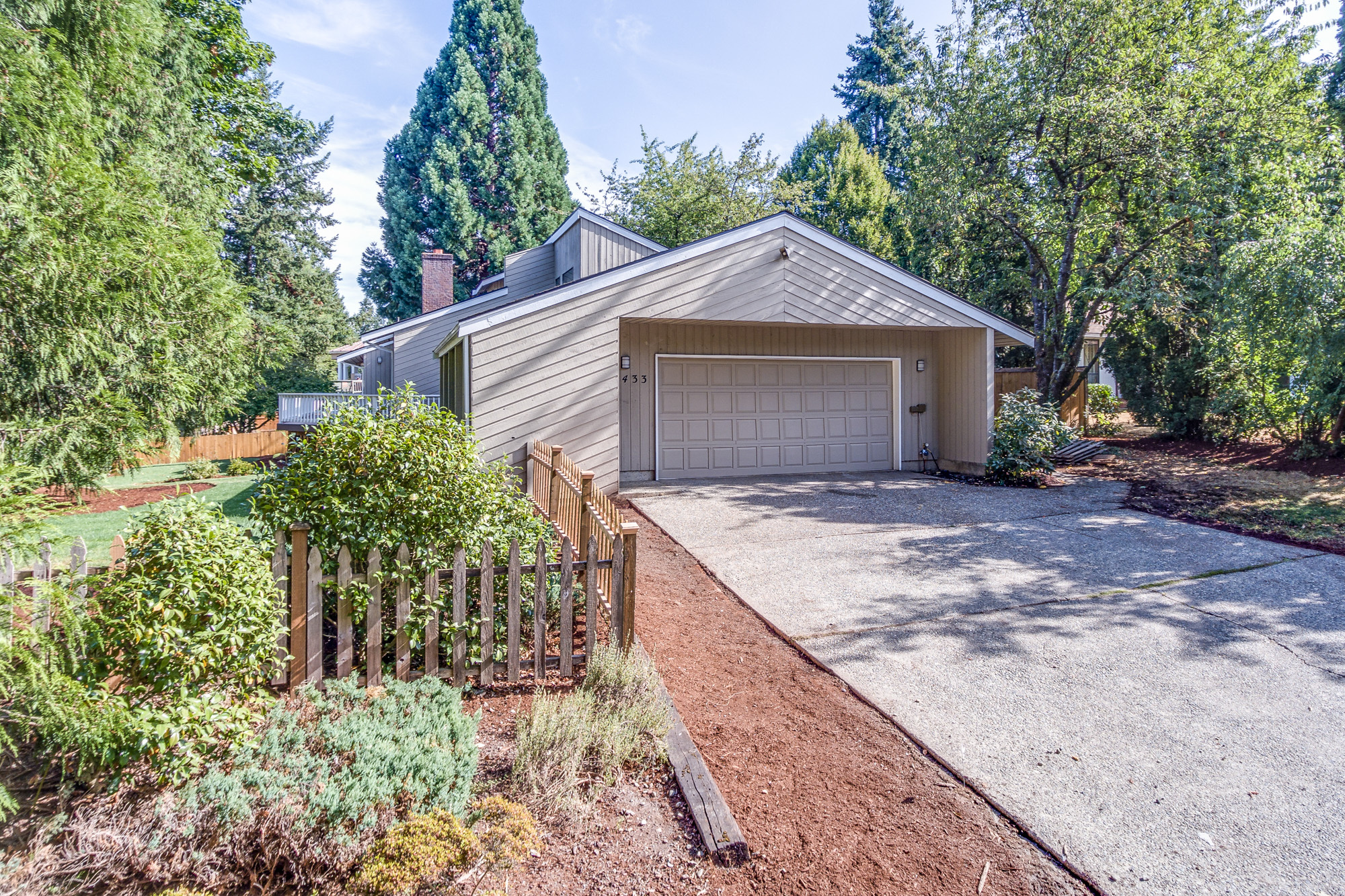 Property Photo: 17433 NE 38th St WA 98052